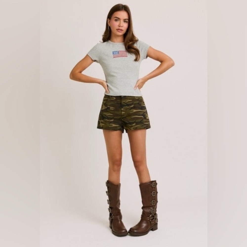 🆕 Le Lis Camouflage High Waisted Shorts - Picture 2 of 11